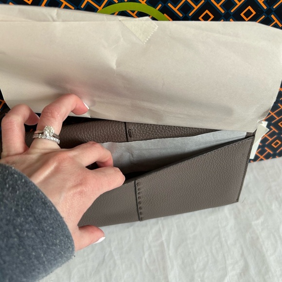 Tory Burch McGraw Wallet Crossbody Bag Silver Maple Gold Taupe Grey Gray - Picture 13 of 16